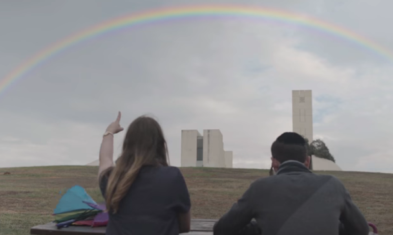 מה מברכים על קשת ולמה לא מברכים על הגשם? צפו