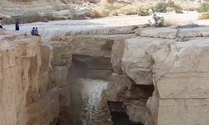 מרהיב ועוצמתי: זרימות אדירות בנחלי הדרום. צפו