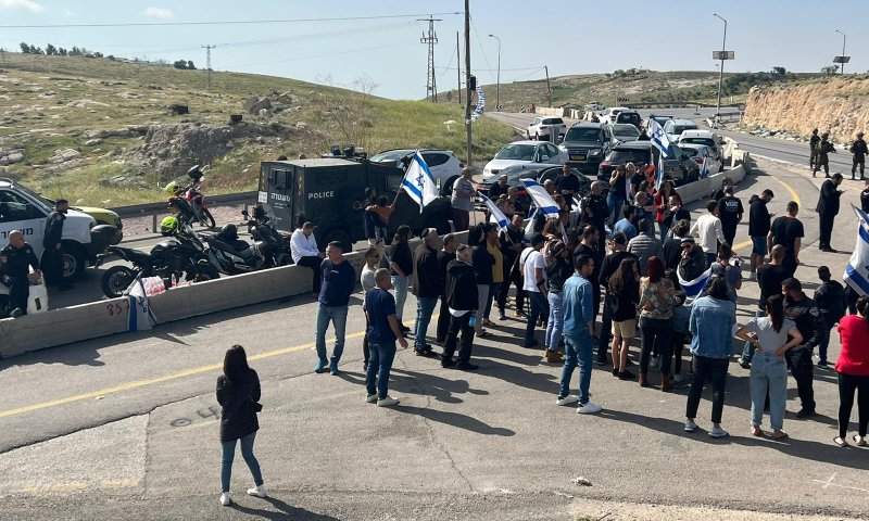 תושבים בולמים את פתיחת כביש קידר לפלסטינים