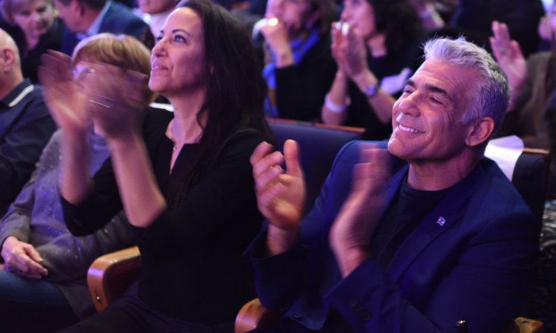 הבוקר פגישתם של לפיד וגנץ לאיחוד רשימות