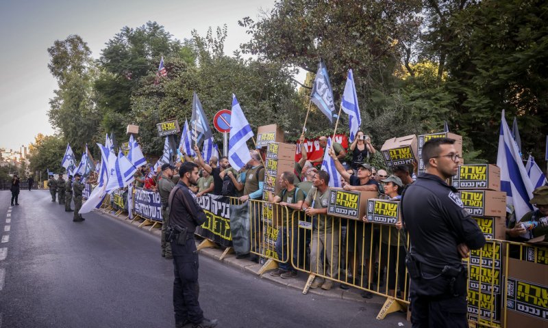 בניגוד לשמועות: אחים לנשק לא יקבלו את אות הנשיא