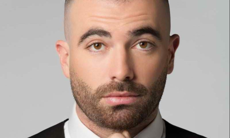 פתיחה חסידית? עומר אדם משיק סינגל מפתיע