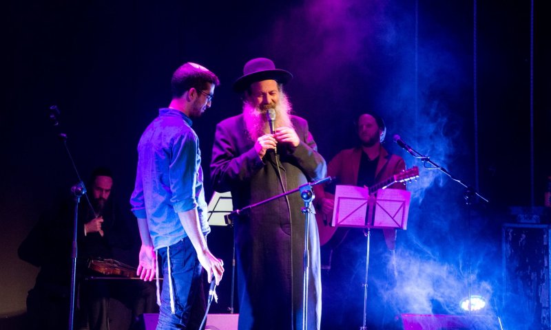 צפו: שולי רנד מארח את חנן בן ארי