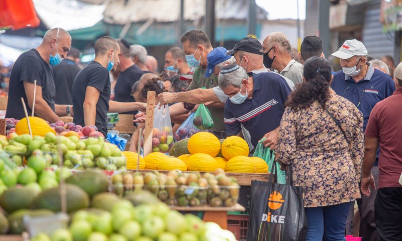 תוך שבוע | מפת הנדבקים: 106 בבית כנסת, 4 בבריכה