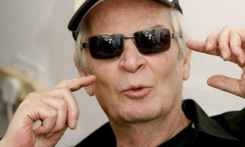 6 שנים בלי אריק איינשטיין &bull; פלייליסט זיכרון מיוחד. צפו