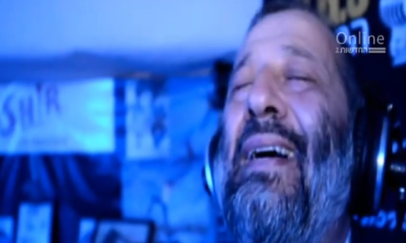 דרעי השתמש בבצל כדי לבכות בקליפ על מרן; צפו