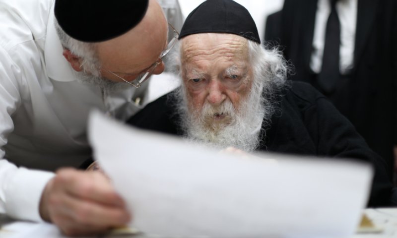 צפו: הסרט 'שר התורה' על השפעתו של הרב קנייבסקי