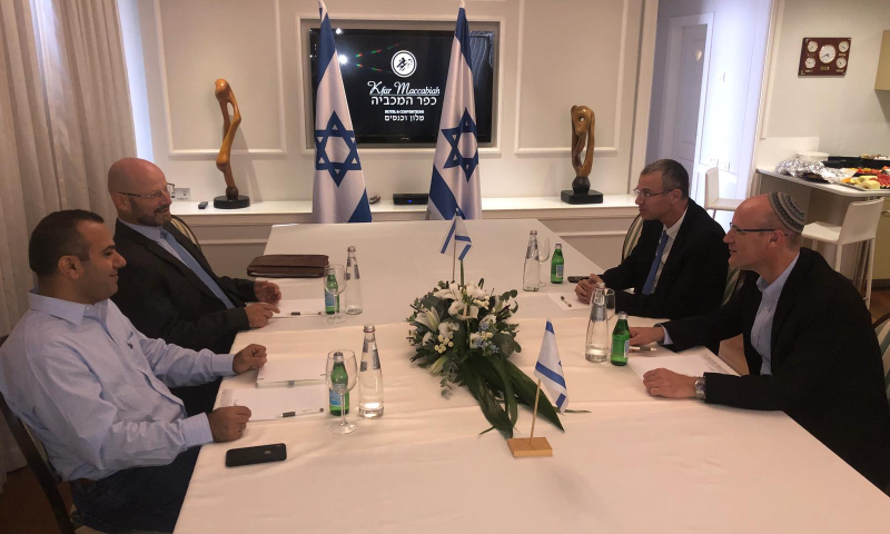 כחול לבן בתום הפגישה: "הליכוד מתעקש על הבלוק"