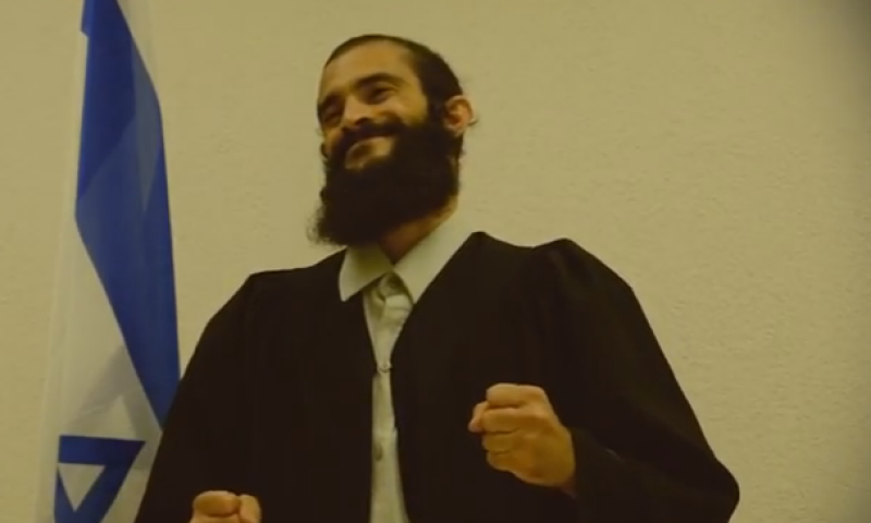 עצוב: משפט אזריה מנקודת מבטו של התובע; צפו בסאטירה