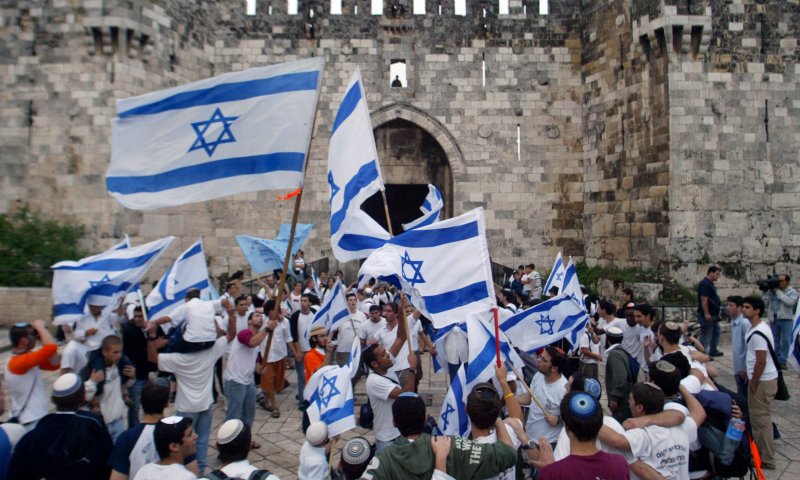 המצעד לבניית בית המקדש שארגנו הרב קוק ואוסישקין