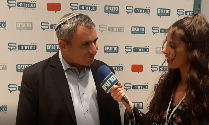 זאב אלקין: "גדלתי על קלטות של עופרה חזה". צפו