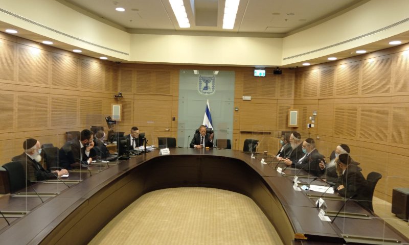 החרדים מכריזים: נתק מהמשטרה ומהתקשורת