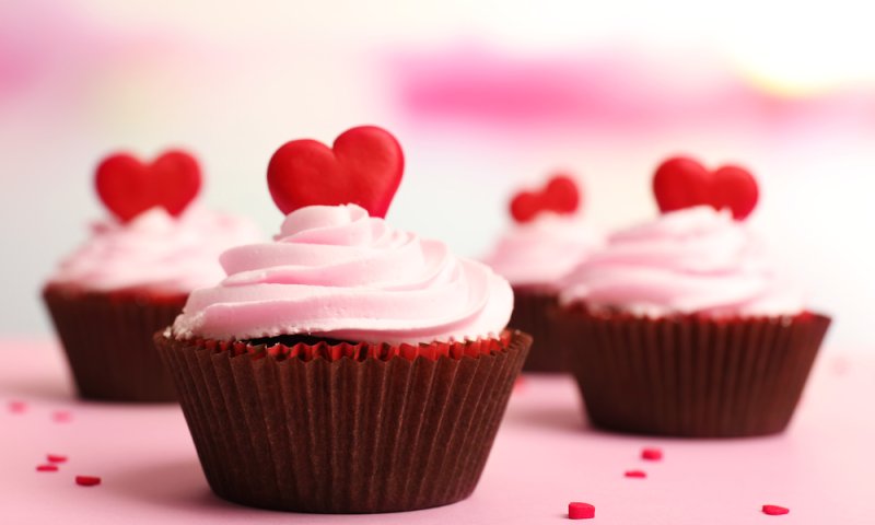 לאפות באהבה: רעיונות ומתכונים מתוקים לט"ו באב