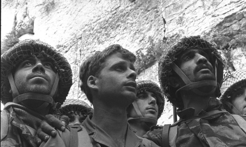 כמו הצנחנים, עם ישראל כולו נשבע אמונים לירושלים