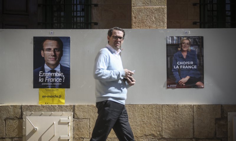 סיבוב מכריע בבחירות בצרפת: מקרון או לה פן