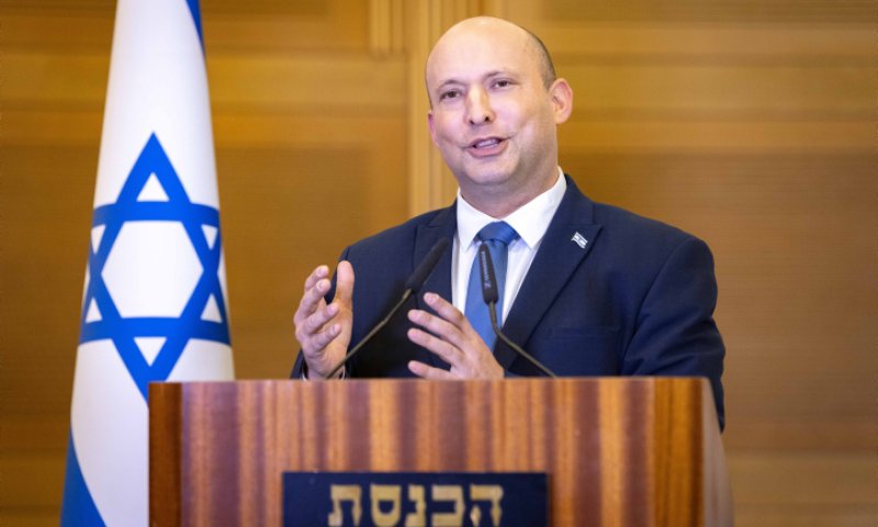 סקר: המגמה התהפכה; בנט מרסק את גנץ וליברמן