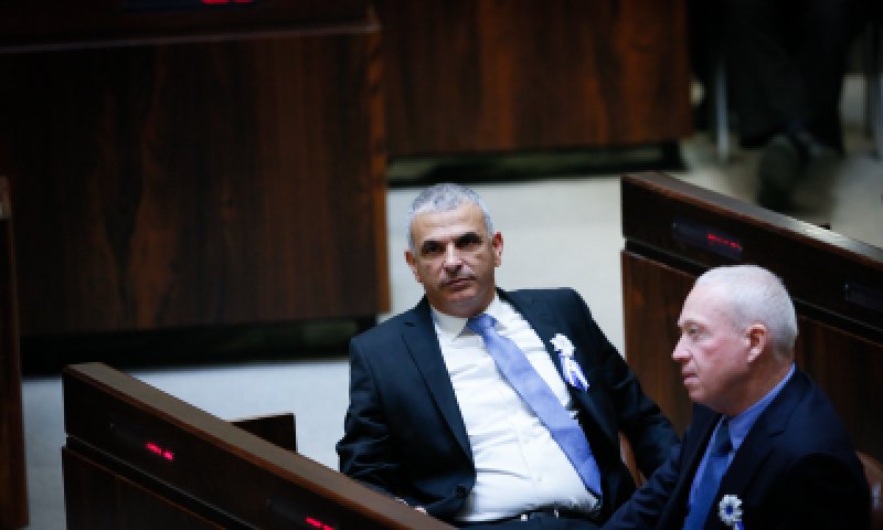 גלנט שר הבינוי; אלאלוף השר להגנת הסביבה