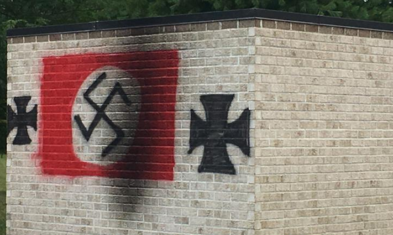 ארה"ב: סטודנטיות מישראל גילו צלבי קרס בחדרן