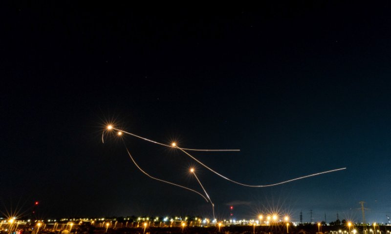 הסלמה בערב החג: מטח רקטות לעוטף; צה"ל תוקף