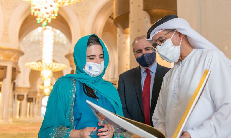 שקד מגיבה: "יש לשר המתדרך את הטלפון שלי"