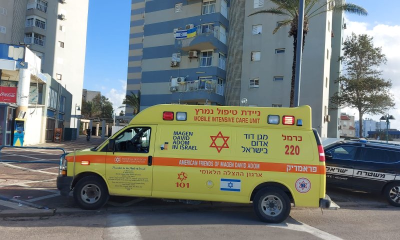 נער טבע בבני ברק, צוותי חירום נאבקים על חיו