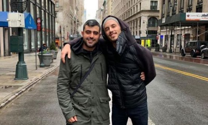 ישי ריבו ונתן גושן שרים יחד עם משפחות נפגעות טרור