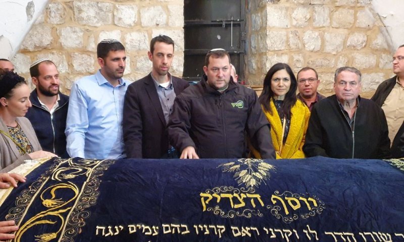 חברי הכנסת החדשים ביקרו הלילה בקבר יוסף