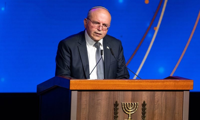 מאיר בן שבת: "להפסיק לשדר הססנות ואווירת סיום"