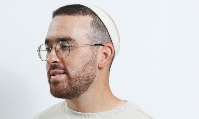 מוזיקה מהר חברון: אליהו רפאל כאין בשיר שקורא לנו לשים לב