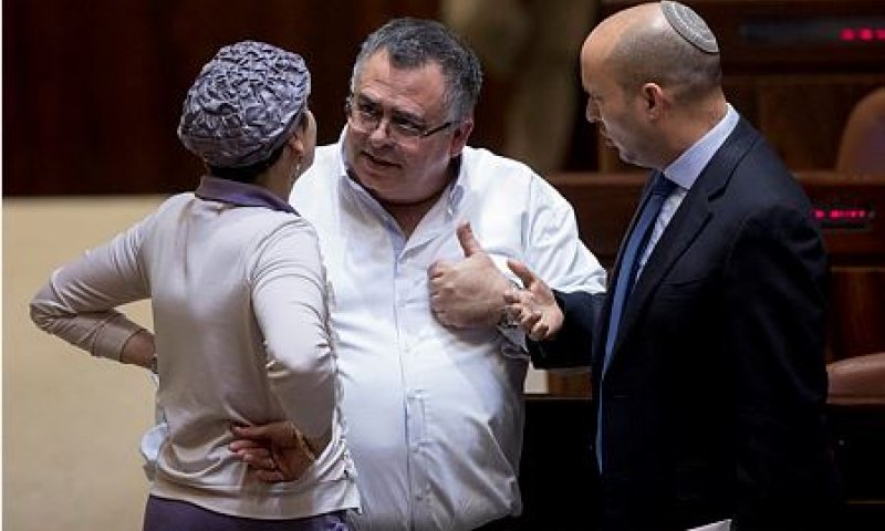 הקרע בקואליציה הופך למשבר; "מחכים לנתניהו"