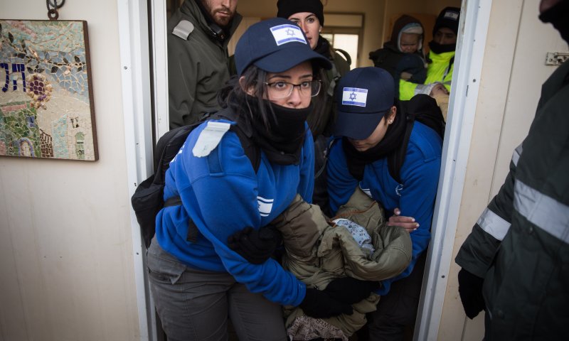פינוי עמונה: חייבים להגיד מילה טובה למשטרה