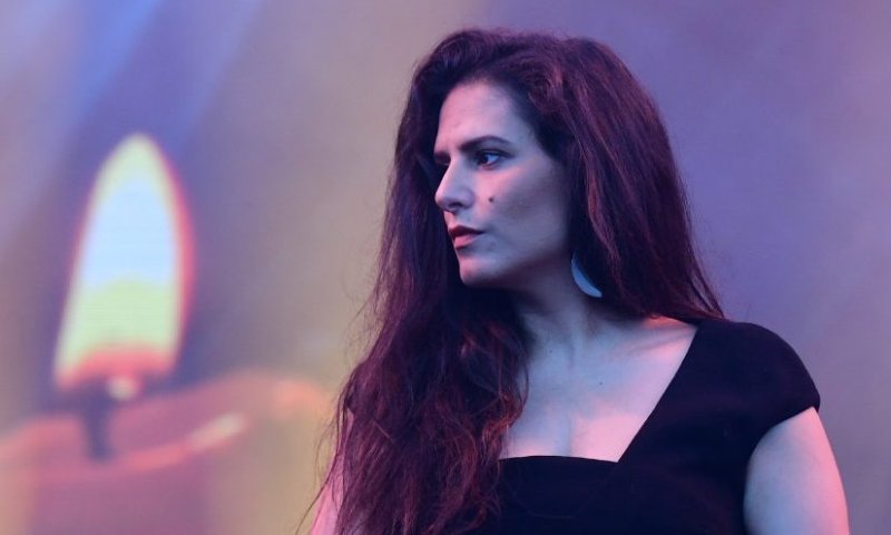 כשמירי מסיקה שאלה: "למה אין פה אמן מזרחי אחד?"