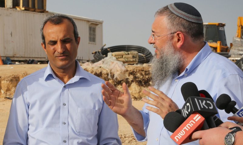 ראשי רשויות ביו"ש: "גנץ ולפיד ימיטו עלינו חורבן"