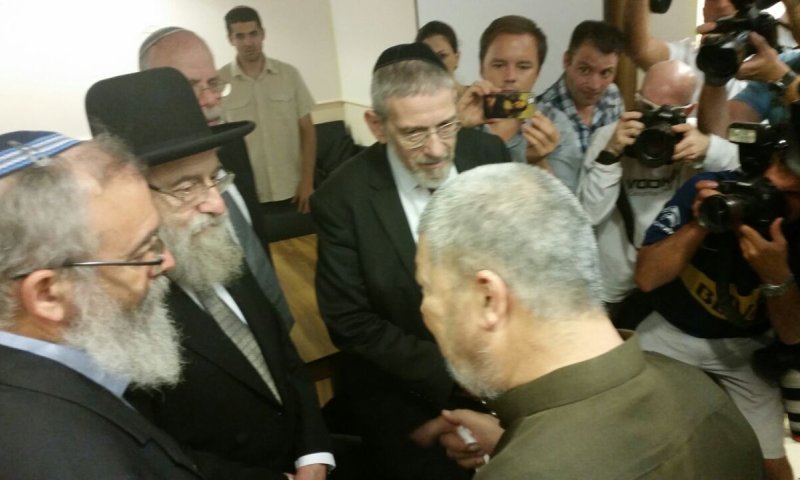 רבני צהר הגיעו לבקר את פצועי השריפה בדומא