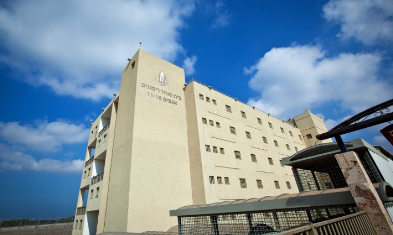 הפרות סדר בבתי סוהר: כוחות שב"ס פרצו לאגפים