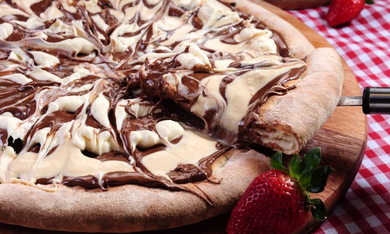 בקלי קלות: מתכון לפיצת שוקולד מושחתת