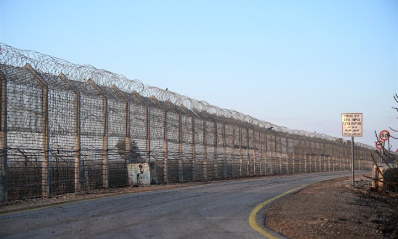 שני תושבי ירדן חמושים בסכינים נעצרו בגלבוע