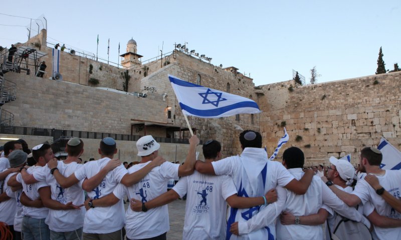 יום ירושלים: מחצית מתושבי העיר &ndash; חרדים וסרוגים