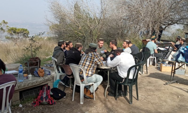 ברקע נסיונות הפינוי: מאות מבקרים מידי יום בחומש