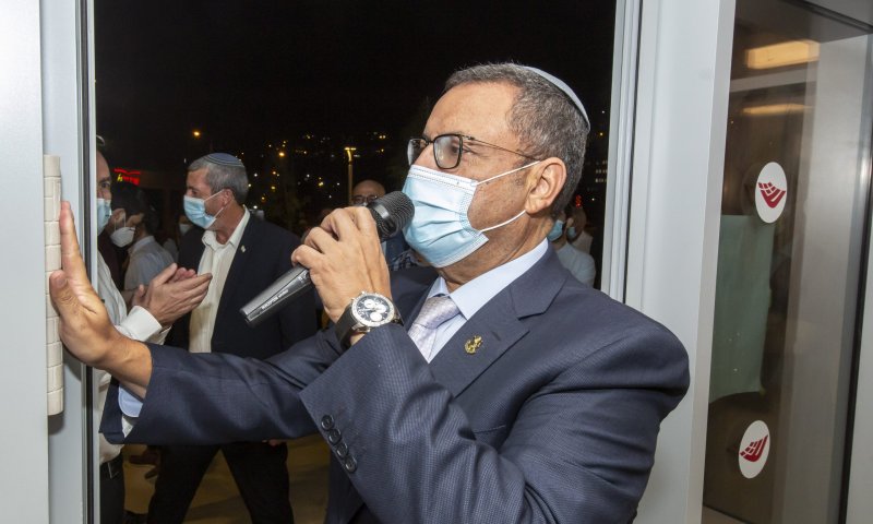 מכללת עזריאלי קבעה מזוזות בבניין המעונות החדש