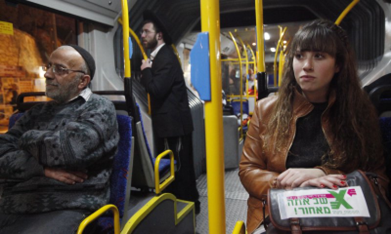 אצל הפמיניסטיות אין דמוקרטיה: כופים על הרוב את דעתן