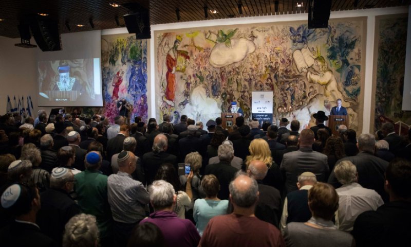 לראשונה: בכירה גרמנית בטקס יום השואה בכנסת