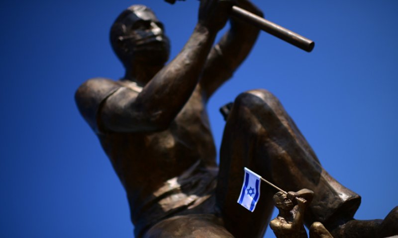 צפו: קצר על הפרשה | האם הלאומיות היא עבודה זרה?