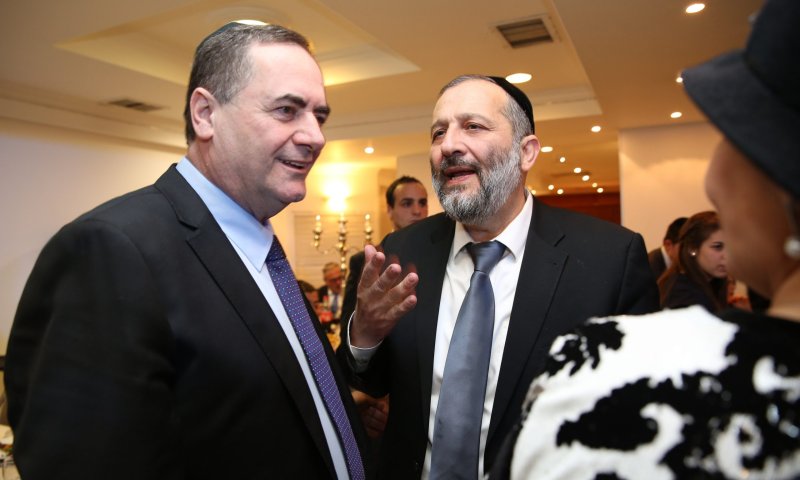 כ"ץ יקצץ 10% בשכר הבכירים; דרעי רוצה 20%