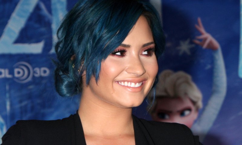 לכו להתחסן: דמי לובאטו במאמצי שכנוע אופנתיים