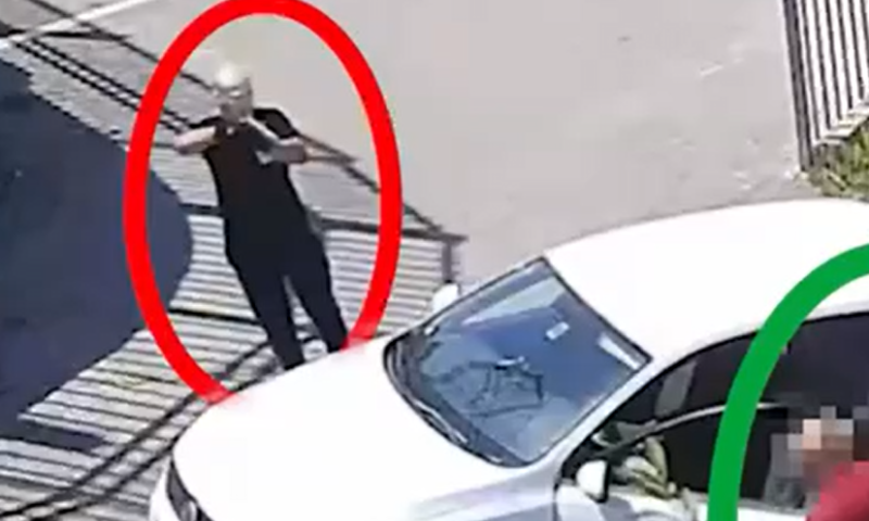 בנשק שלוף: בן 16 הזמין אלקטרוניקה ושדד את השליח