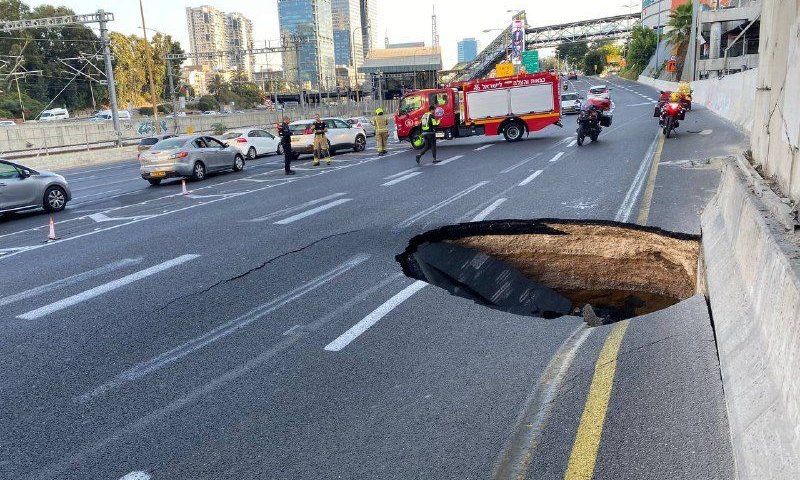 צפו: בולען נפער בלב תל אביב; הכביש עדיין חסום