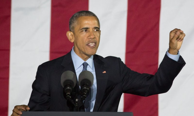 אובמה תוקף את טראמפ: "ניהול כאוטי של המשבר"