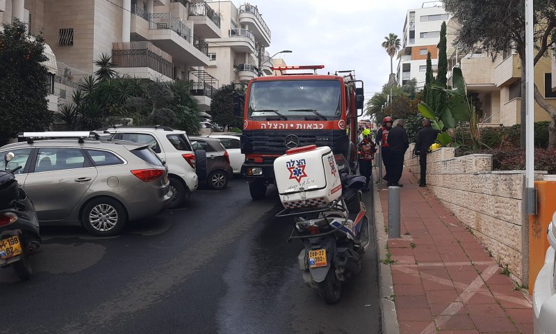 פועל נהרג לאחר שנפגע מחפץ כבד ברמת גן