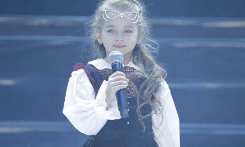 מרגש: הילדה שכבשה את הרשת חוזרת עם להיט שבת